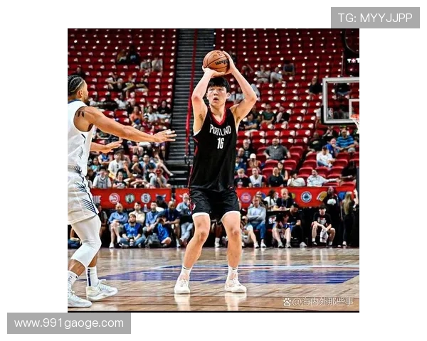 杨瀚森赛季表现波动明显连续三场未上场引发关注与讨论